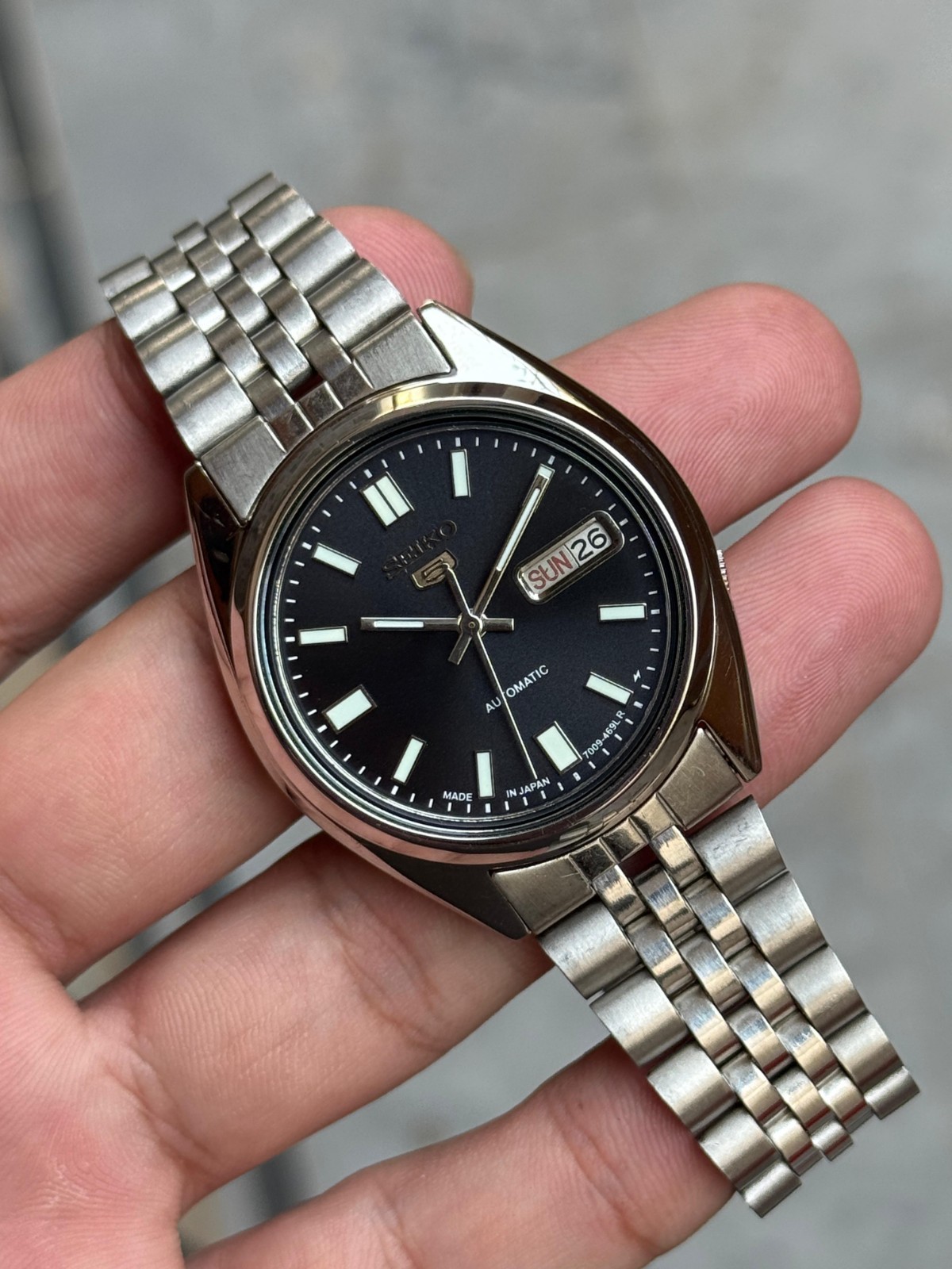 Seiko 5 Automatic Mens Vintage Wrist Watch Day Date Stainless Steel Japan