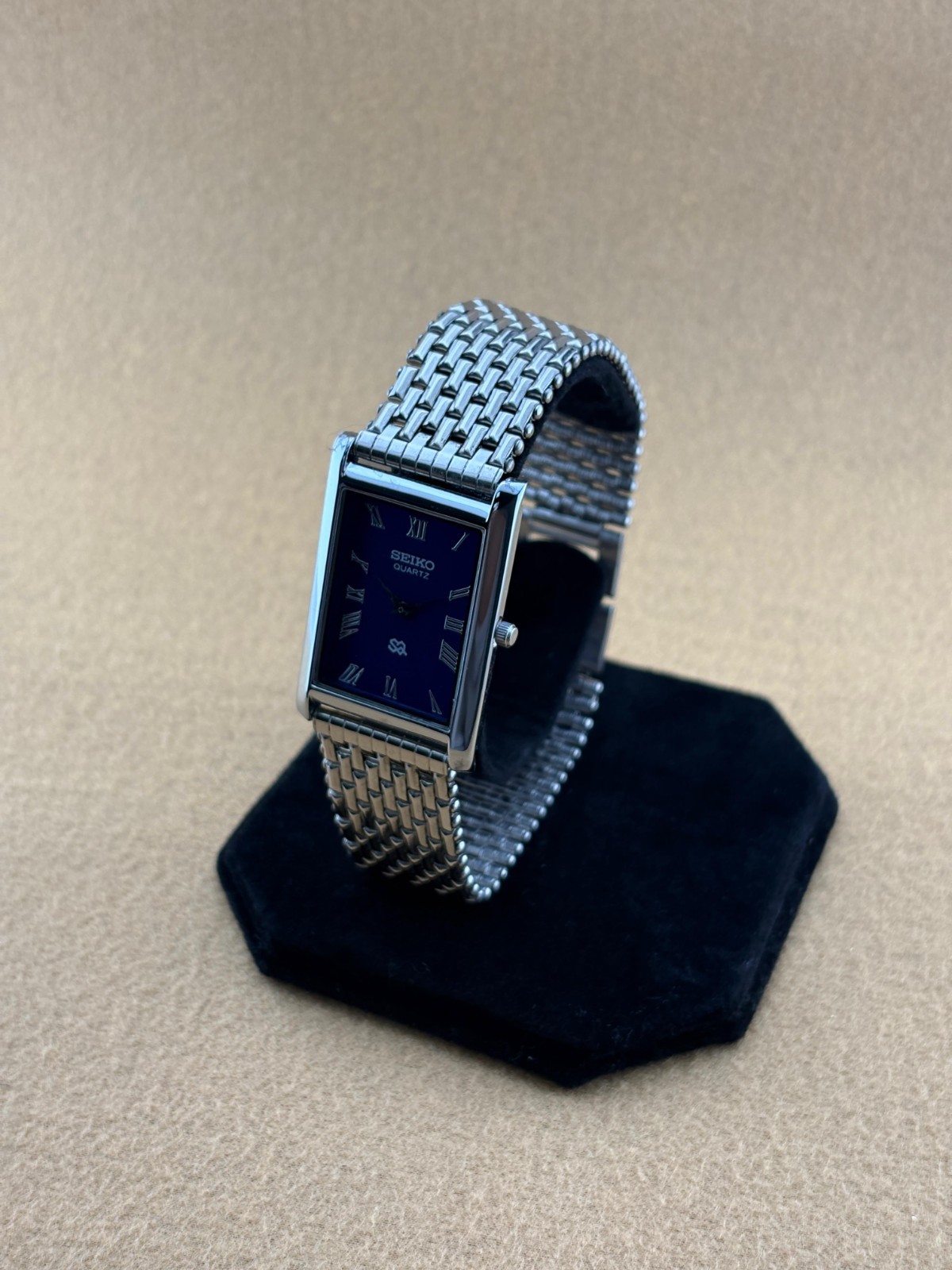 RARE BLUE SILVER Vintage Seiko Slim Quartz Men’s Wrist Watch