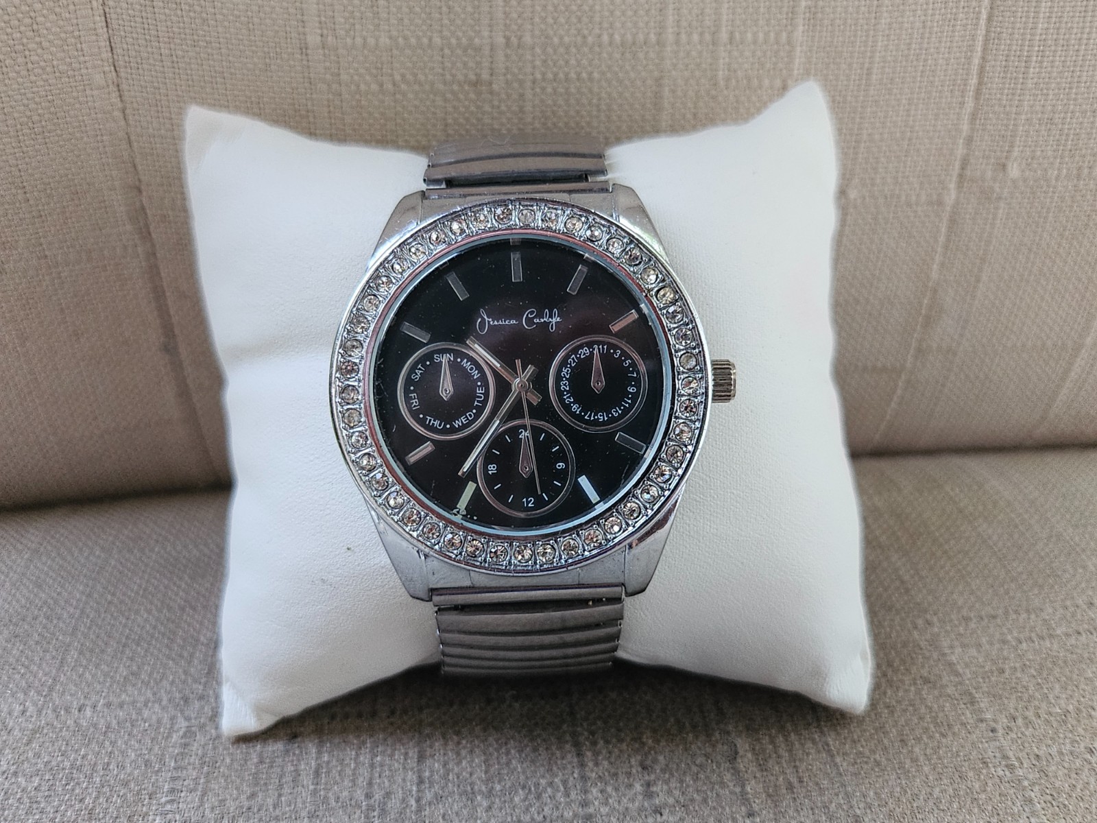Jessica Carlyle Wristwatch Silver Tone Unisex Watch Crystal Accent Bezel Watch
