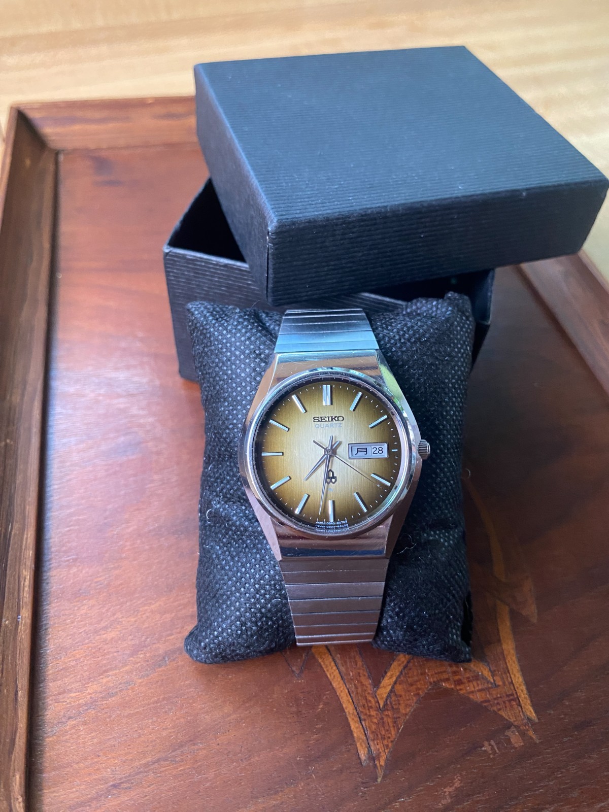 Vintage JDM Seiko Quartz 0843-8070S Mens Watch – Kanji Date Wheel