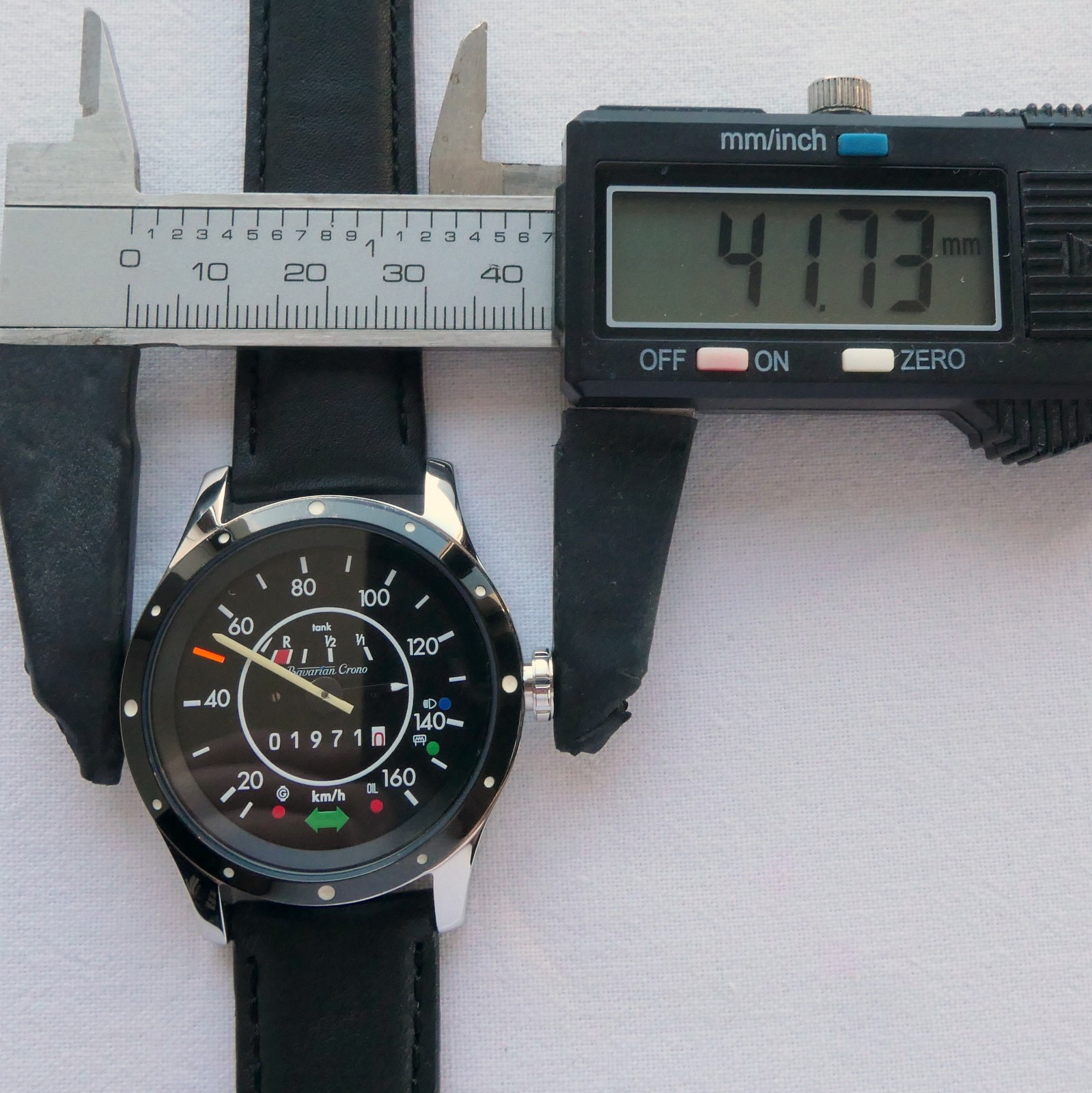 Volkswagen VW 1968 Beetle Bug Kafer Classic Speedometer Car Accessory Watch