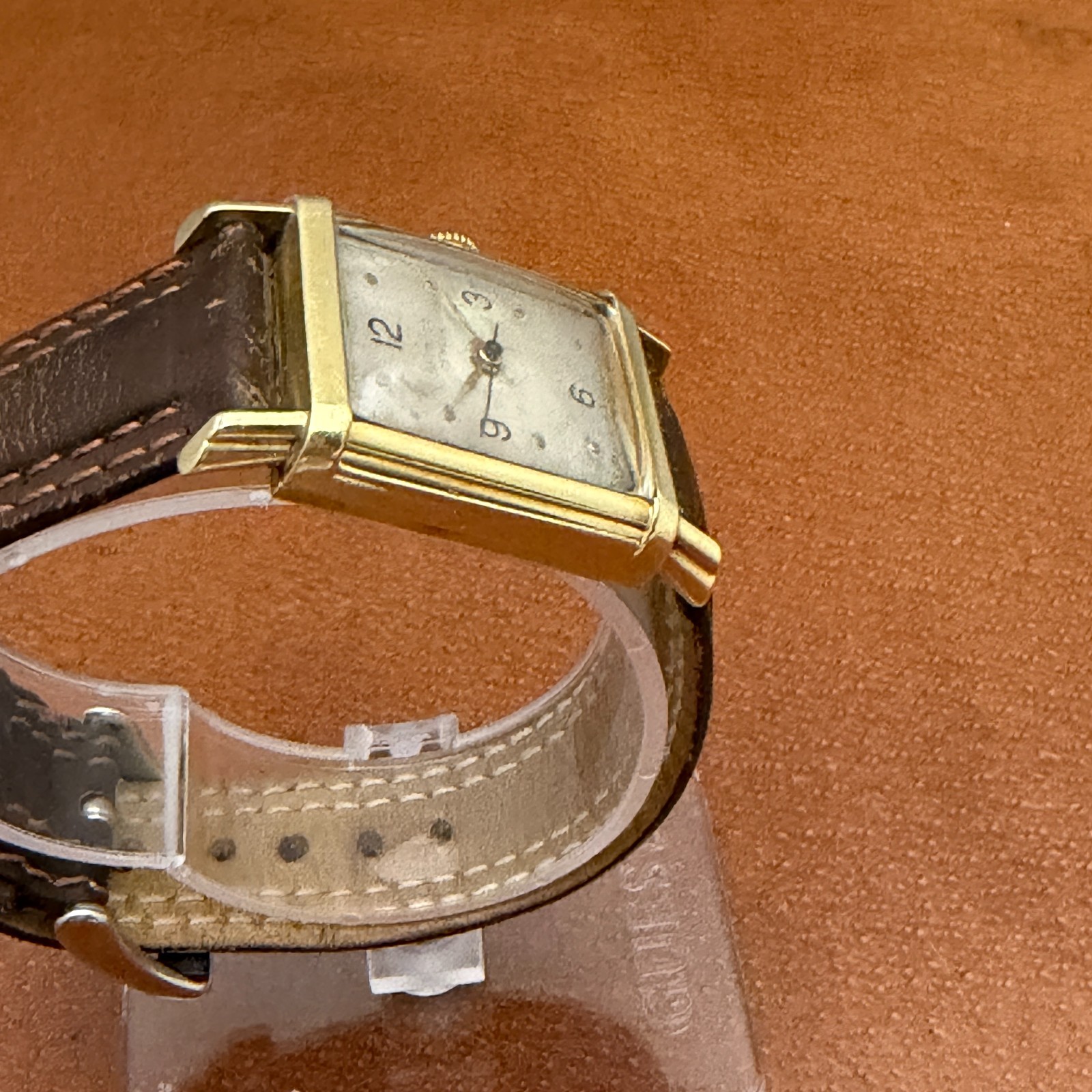 Vintage Manual Universal Geneve Tank Watch Cal 231 Fancy Lugs Dress Watch