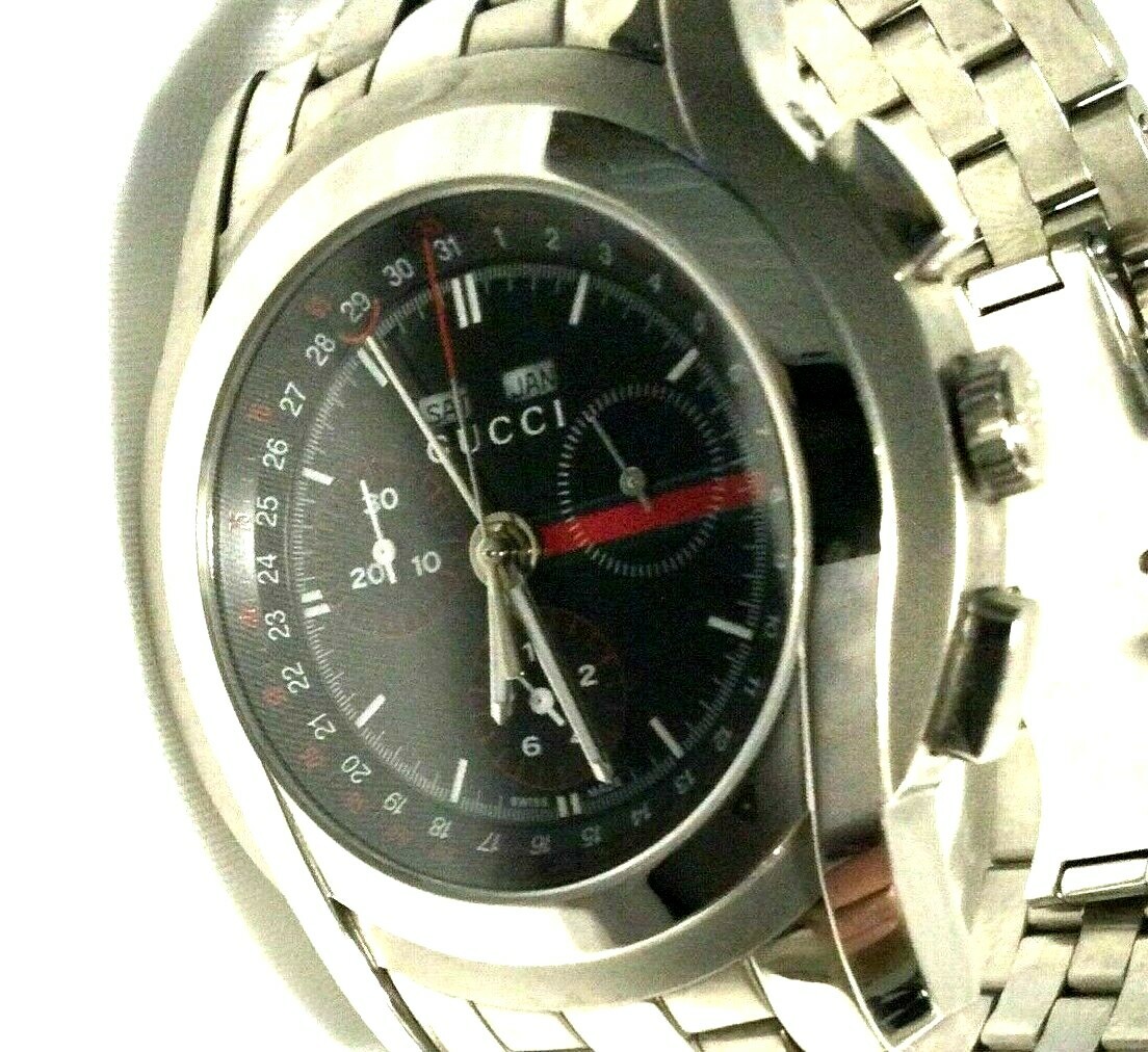 GUCCI 5500 CHRONOGRAPH WATCH Men’s Swiss Stainless Case & Band Black Chrono Dial