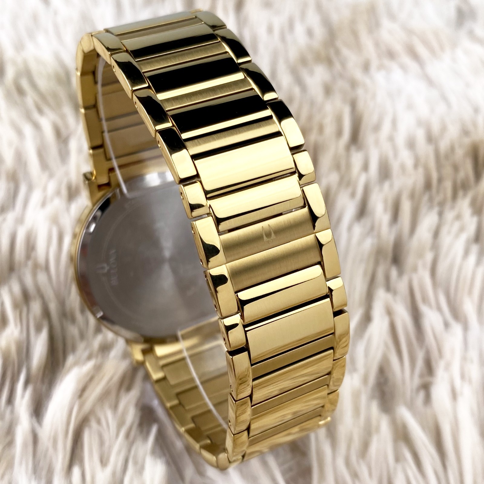 Bulova Futuro Modern Quartz 42mm Champagne Dial Gold-Tone Men’s Watch 97D115