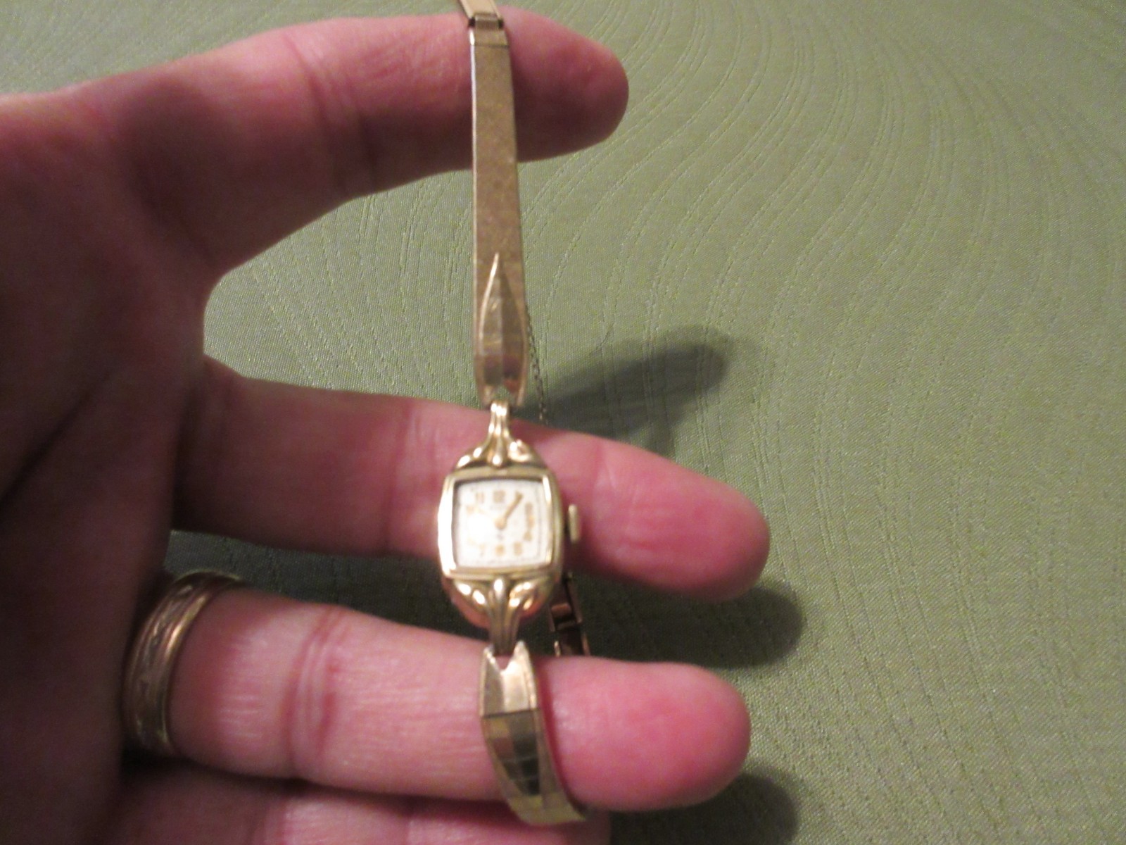 Vintage Elgin Ladies Watch Hadley 1/20 K GF TOP Bracelet WORKS