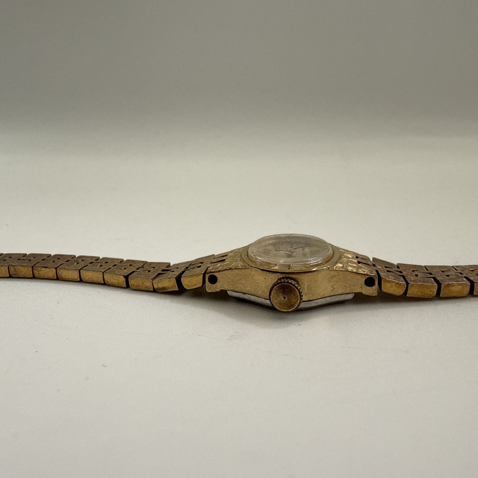 Vintage Seiko Watch 11-7619 Women Hand Winding Mechanical Gold Tone Oval 5.75″