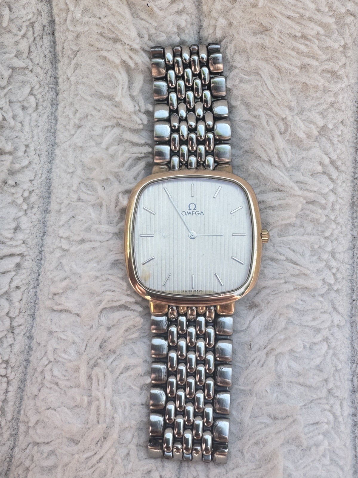Vintage Omega De Ville Cal.1378 Ref.395.0877.2 Slim Quartz Watch Textured Dial