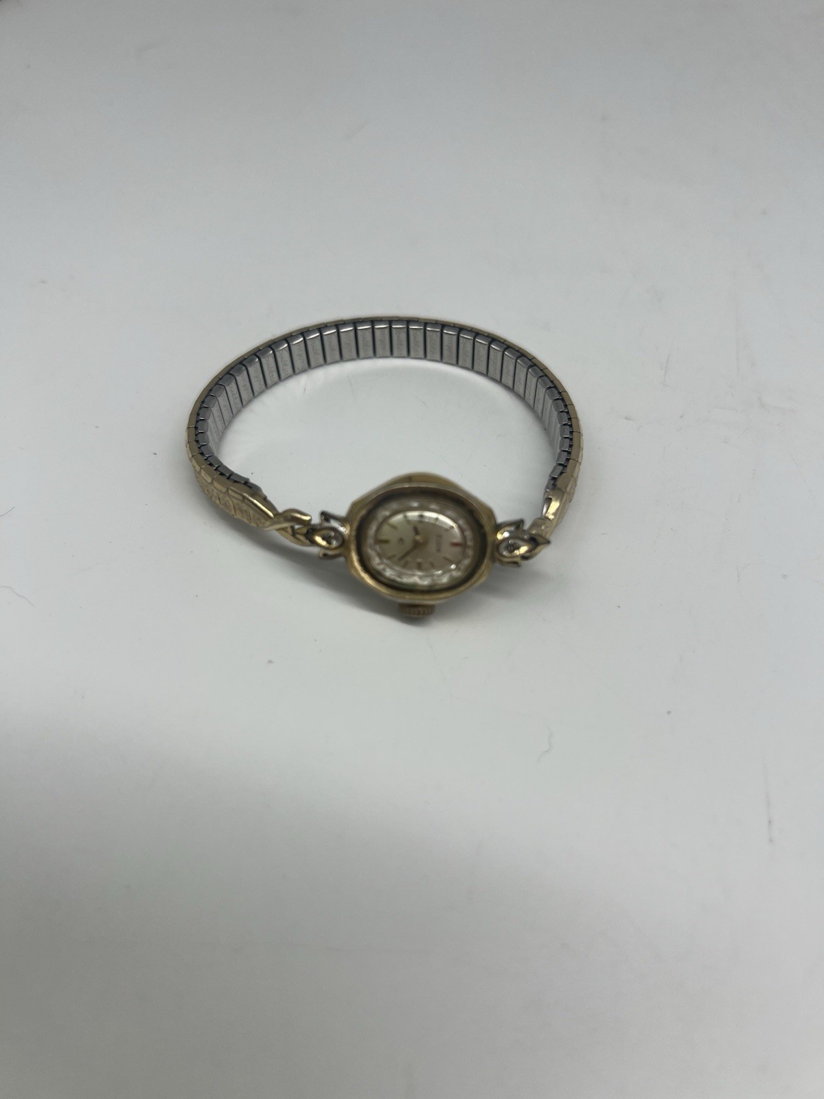 Vintage Elgin ladies Watch BASE METAL Bezel Stainless Steel Back Gold Toned