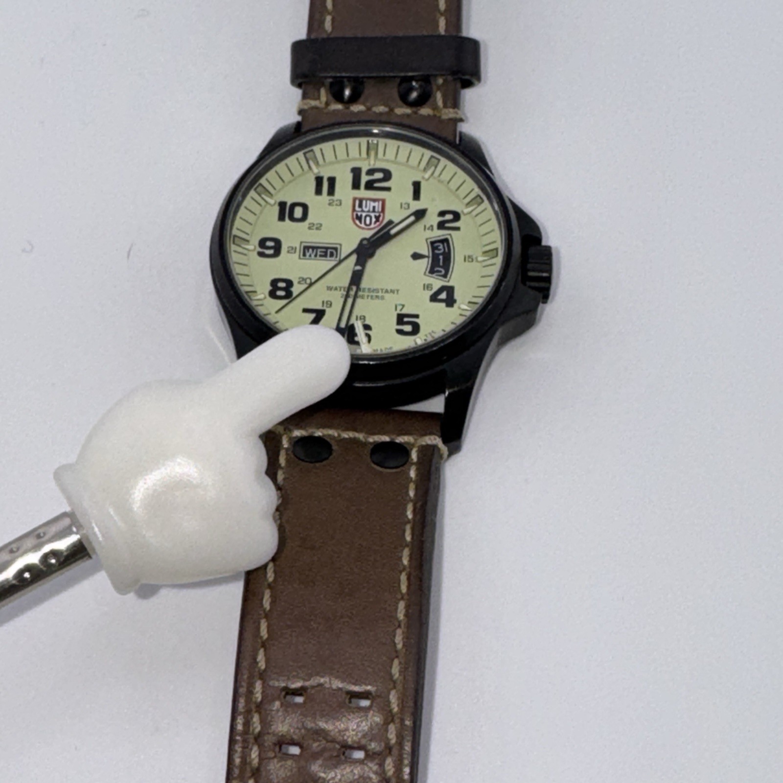 Luminox 1820 Atacama Field Watch W/Ivory Dial, Leather Strap, Day & Date (READ)