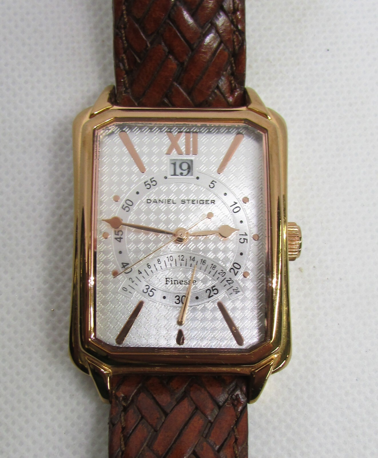 DANIEL STEIGER FINESSE MENS GOLD TONE LEATHER BAND WRIST WATCH DS 3090M ~W1