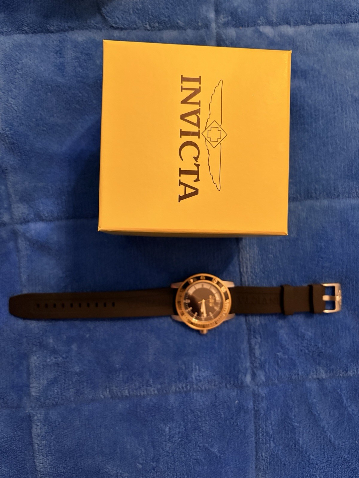 Invicta Speciality 45mm Stainless Steel Case Black Dial Silicone Strap Quartz…