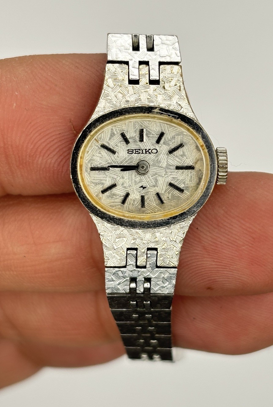 Seiko 11-7619 Women’s Watch Nice Silver Textured Dial PARTS/REPAIR.. #7.36