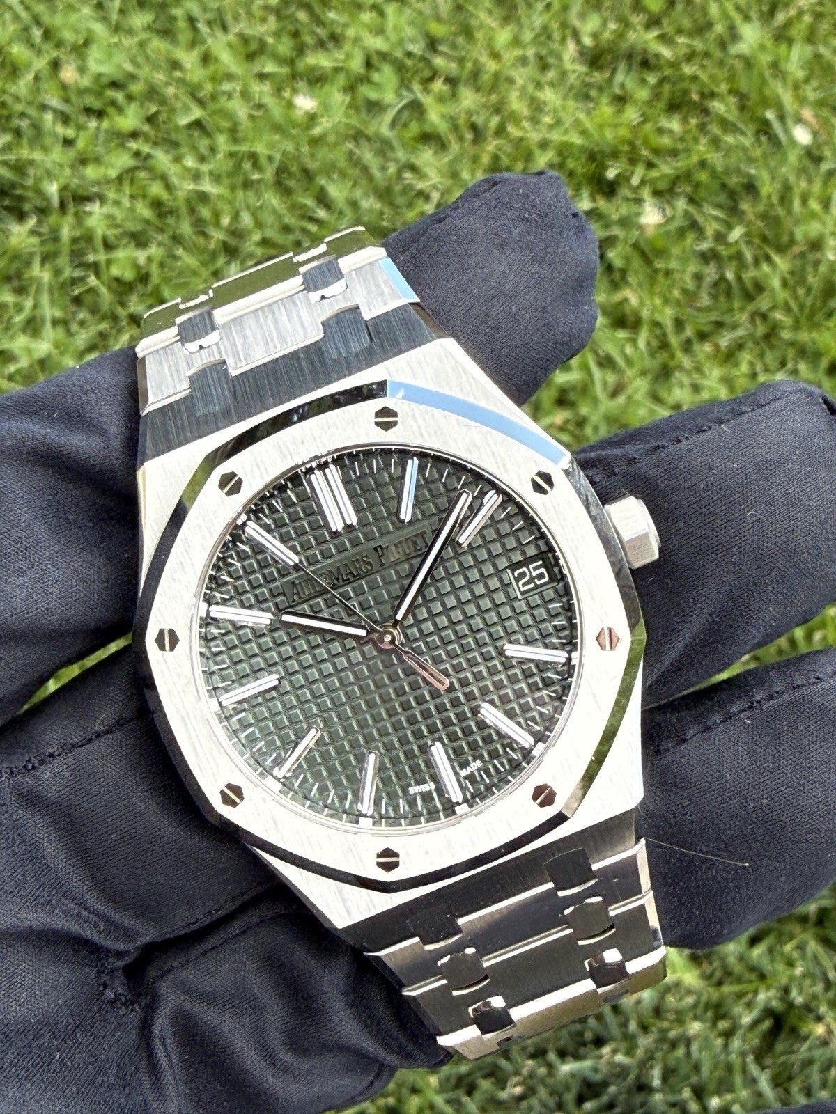 2025 Audemars Piguet Royal Oak Green Dial 41mm COMPLETE 15510ST