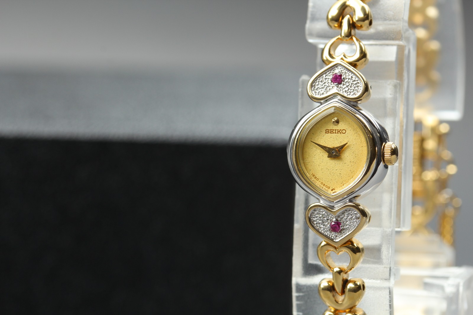 Vintage 1985 Seiko Bracelet 1E20-5220 GPDP Two-Tone Quartz Womens Watch JAPAN