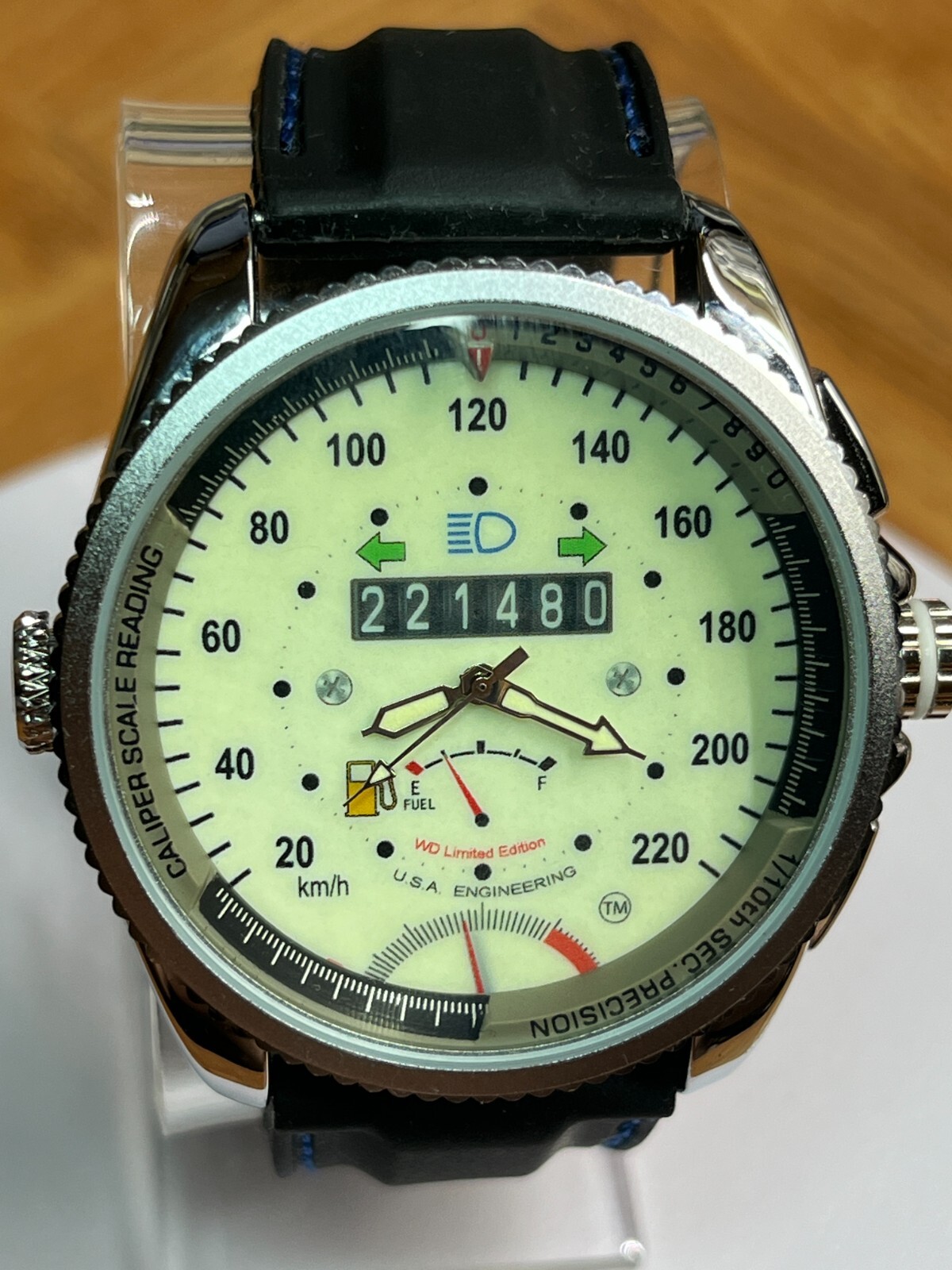 Sport Speedometer Quartz Watch 48mm Silver Case Silicone 24mm Band Luminous Dial