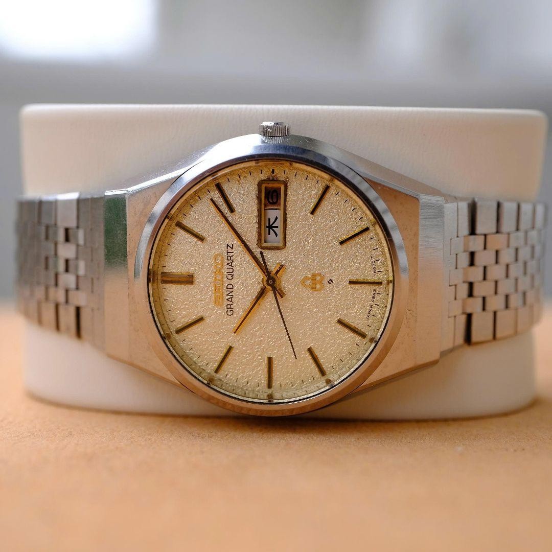 SEIKO Grand Quartz 4823-8130 Silver Guilloche Day Date Watch 21cm Working