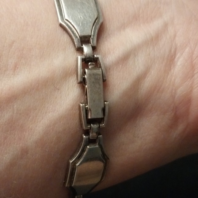 Women’s Dress Analog Wristwatch Silver Tone Metal Bracelet Black Dial