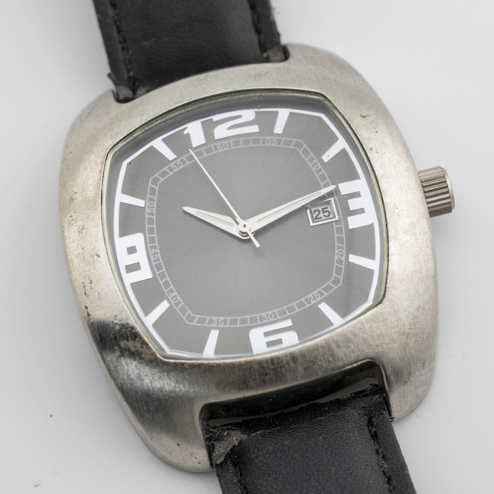 Massive Paris Hilton Fragrances Three-Hand Quartz Men’s Watch New Battery