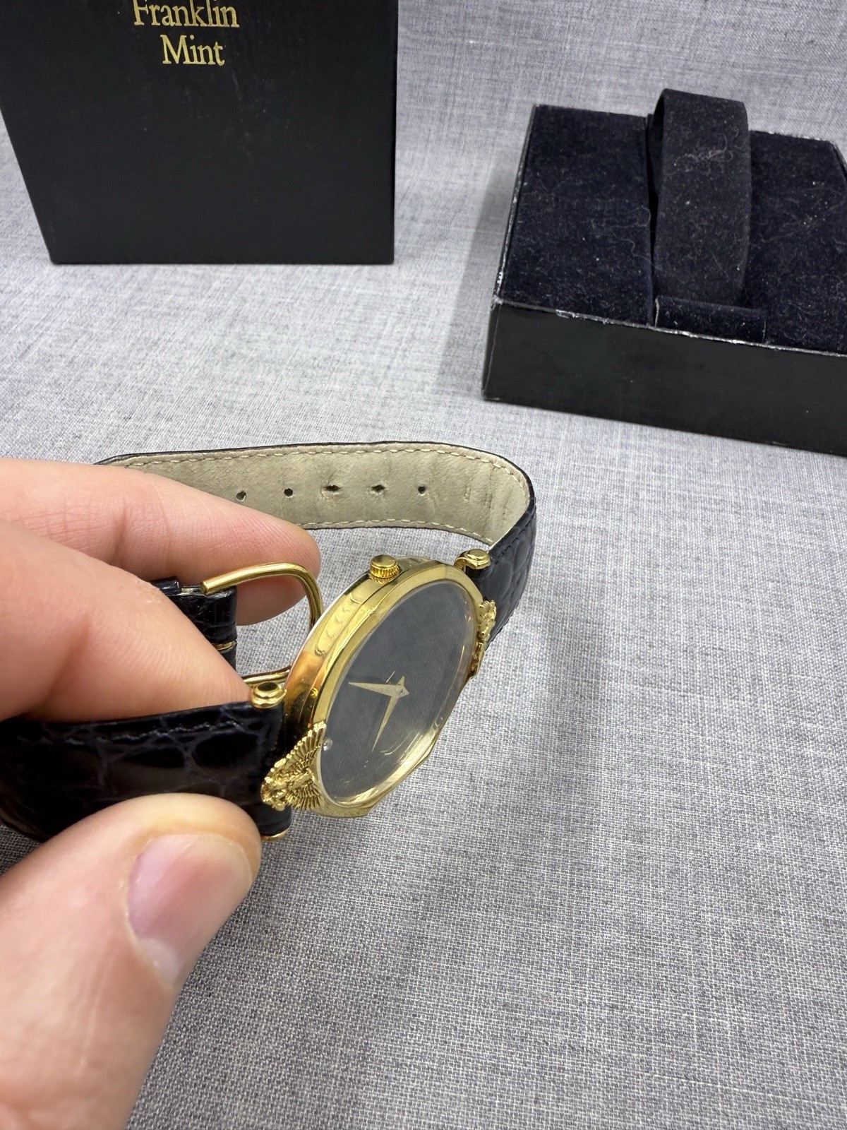 The Franklin Mint Gold Tone 10K Eagle Leather 32mm Quartz Swiss Watch