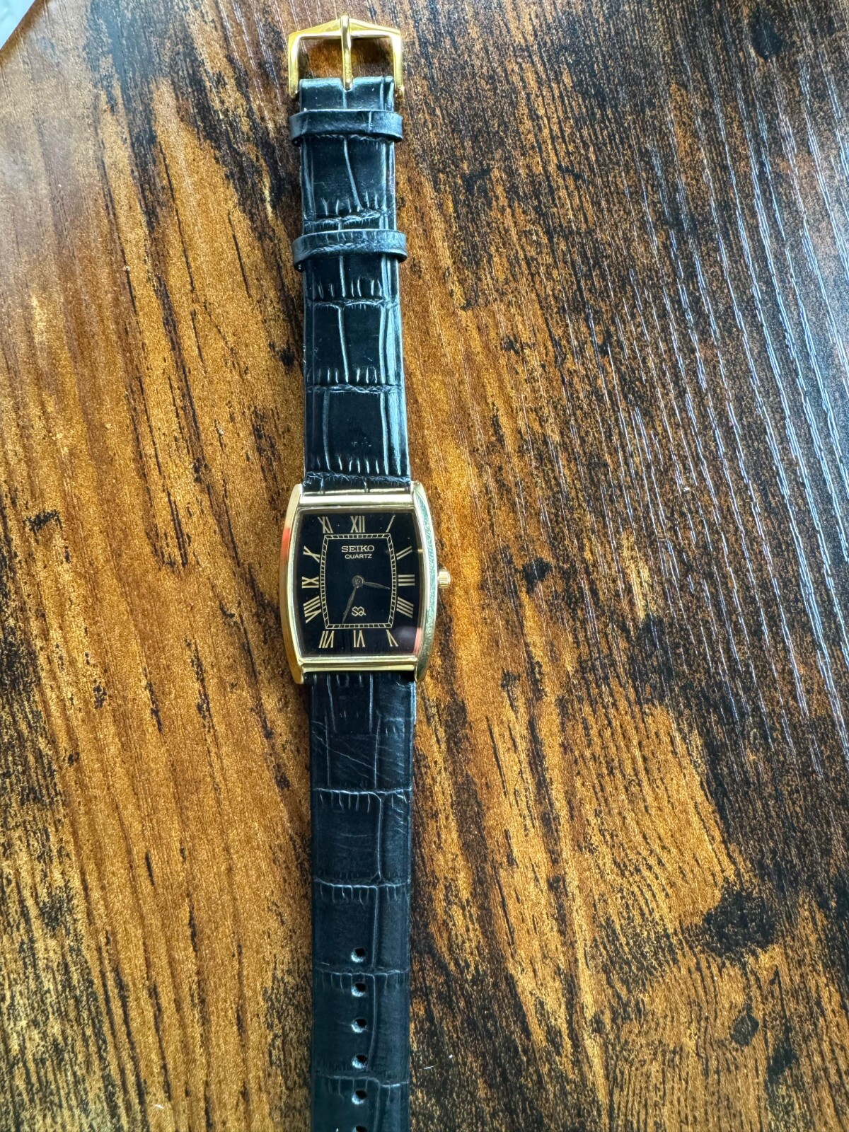 Vintage Men Seiko Quartz Slim Tank Black Dial Black leather Dress Watch