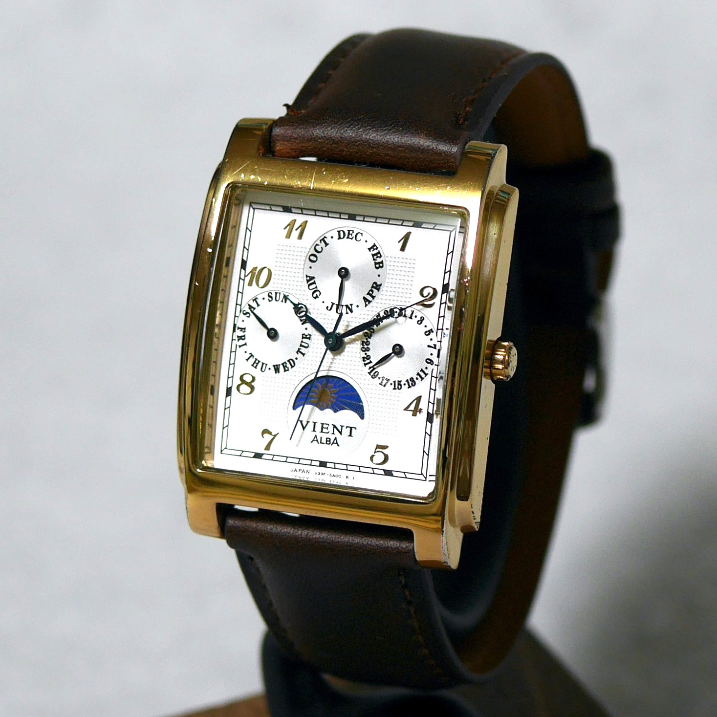 SEIKO ALBA VIENT V33F-5A10 Sun&Moon TripleCalendar Gold Men’s Watch 1985 Japan
