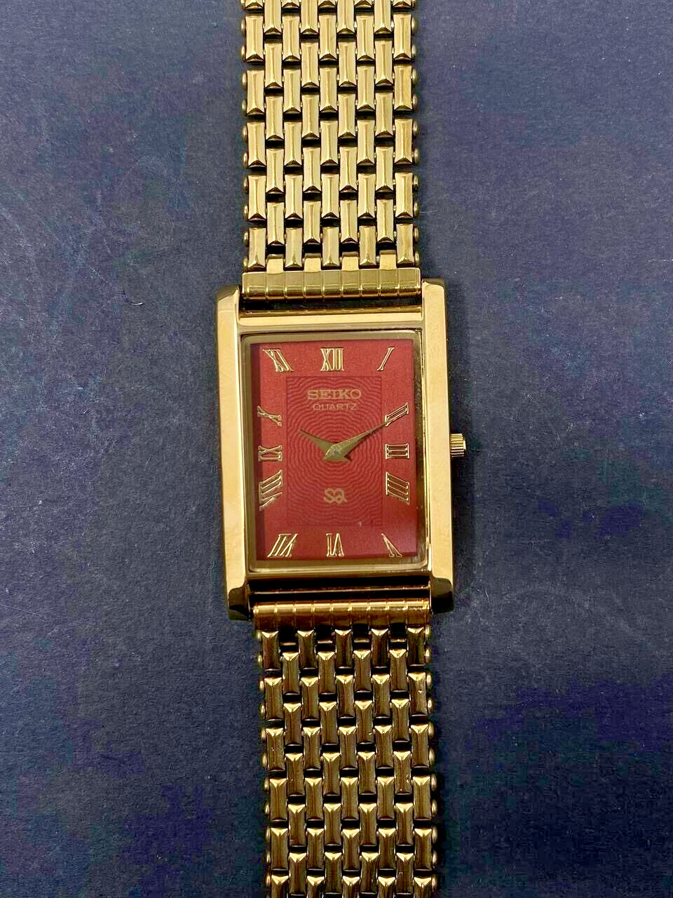 Unique Seiko Slim RED DIAL Gentlemen’s Wrist Watch -( FREE SHIPPING)