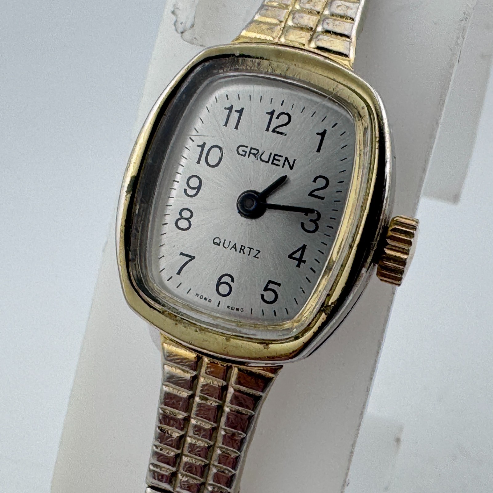 VTG Gruen Hong Kong Quartz Watch Women Gold Tone Barrel Stretch Analog New Batte