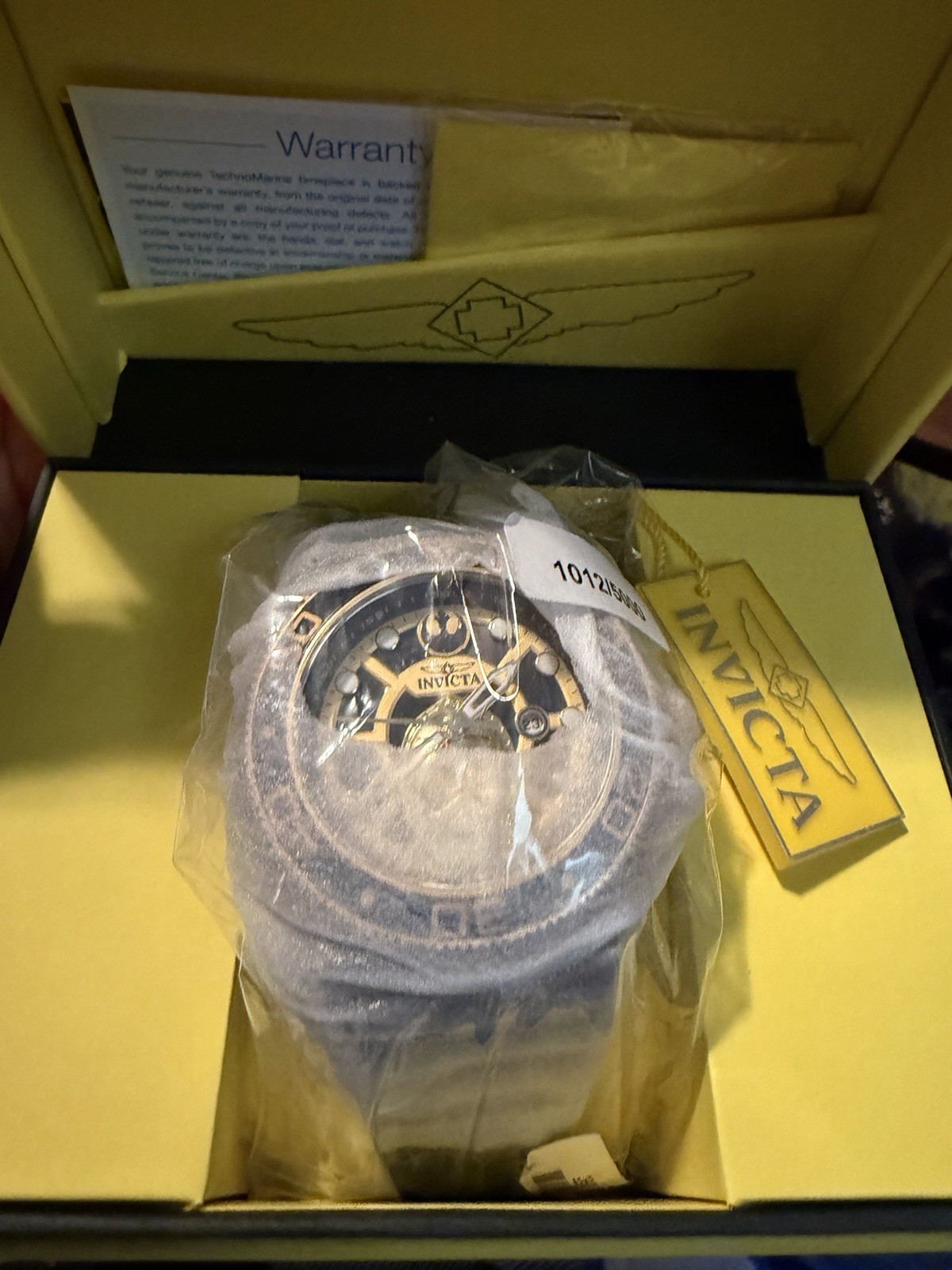 Invicta Star Wars C-3PO Men’s Quartz Watch 50m Date Black Silicone Box