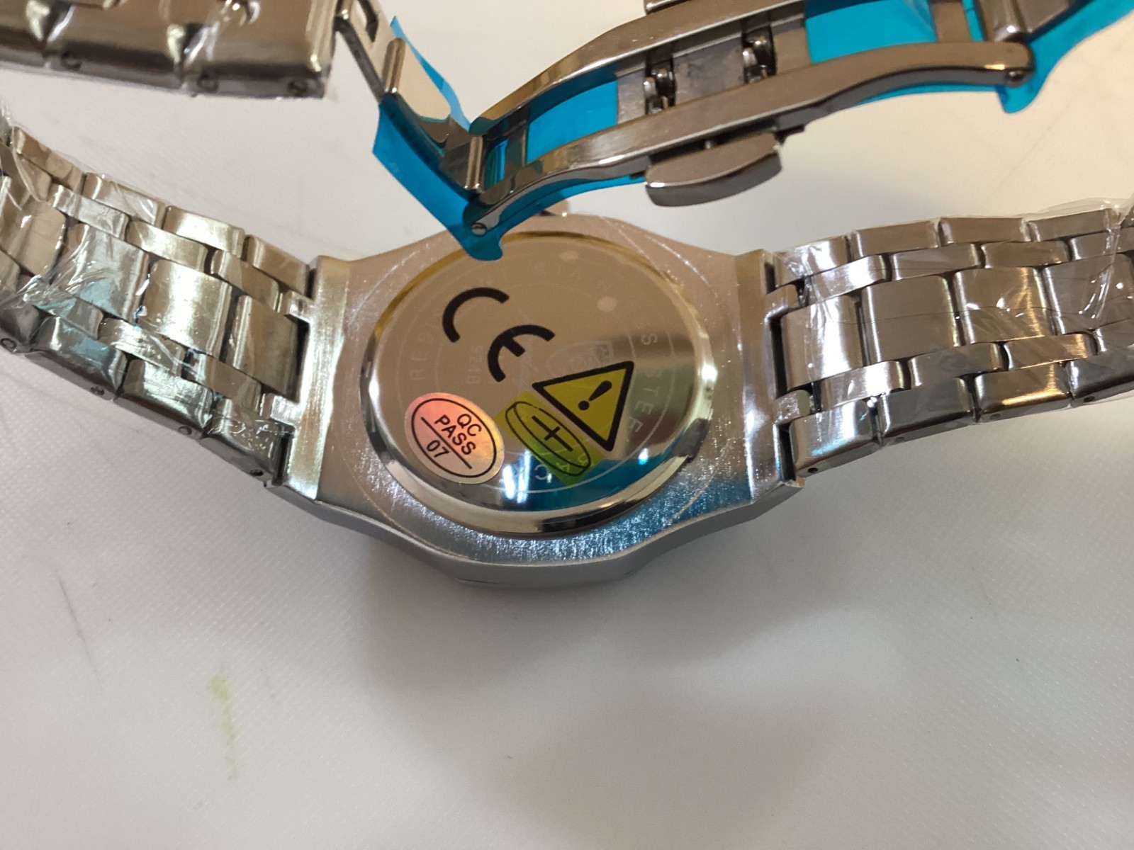 LUXURY STYLED GENTS BRACELET WRISTWATCH. 42 cms DIA. LOOK LIKE A MILLIONAIRE.