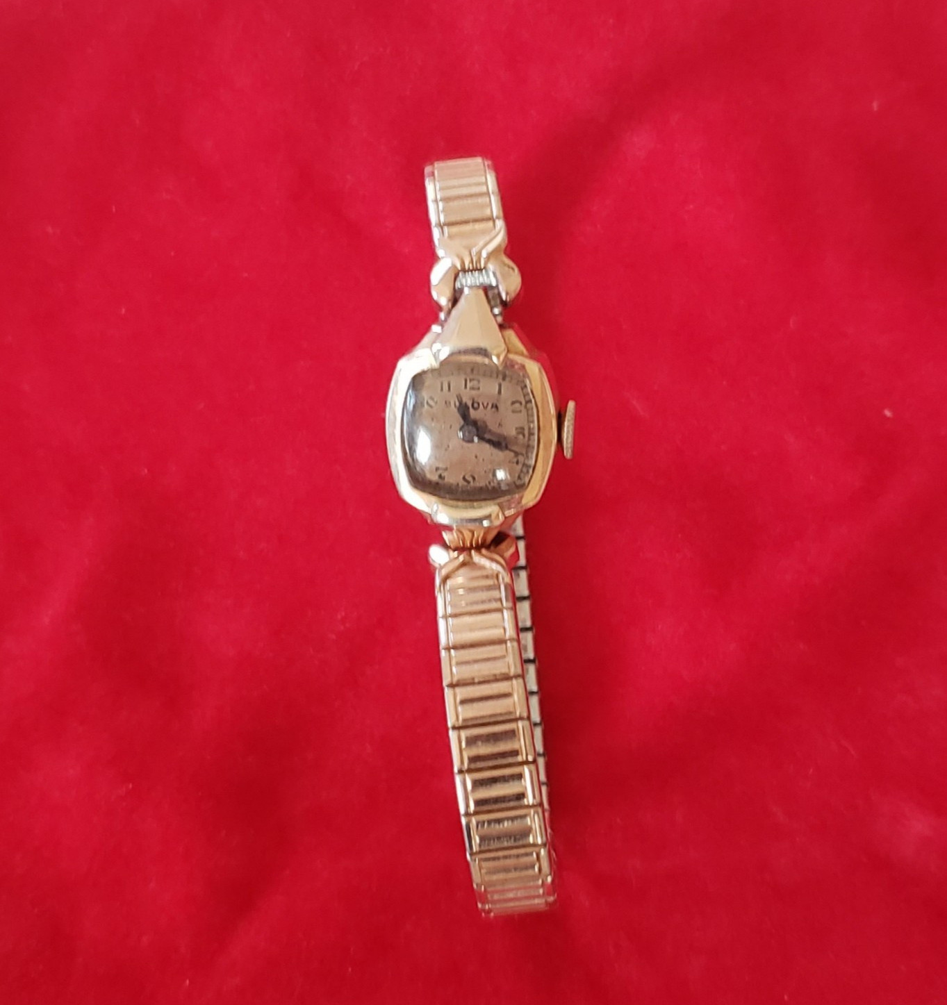 Vintage Bulova Rare Ladies Rose Gold Wristwatch 14K Gold Filled RUNS!