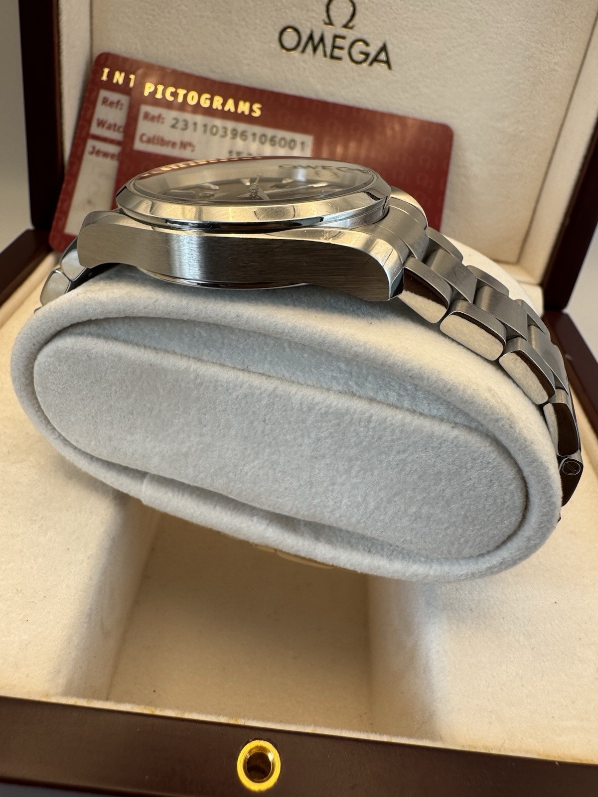 OMEGA Seamaster Aqua Terra Grey Dial Watch – 231.10.39.61.06.001 Box & Papers