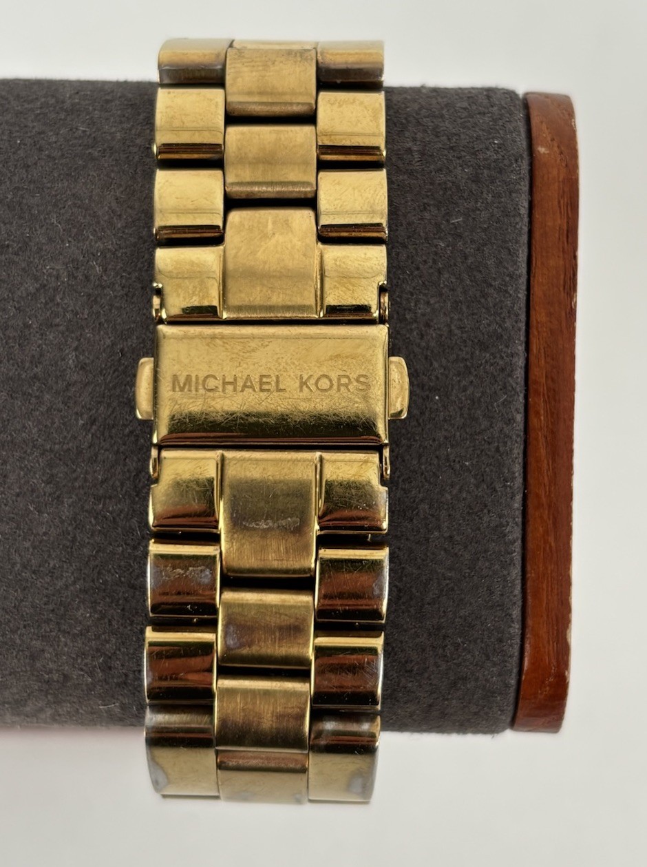 Michael Kors MK-5623 38mm Gold Tone Quartz Date Watch w/Bracelet & New Battery