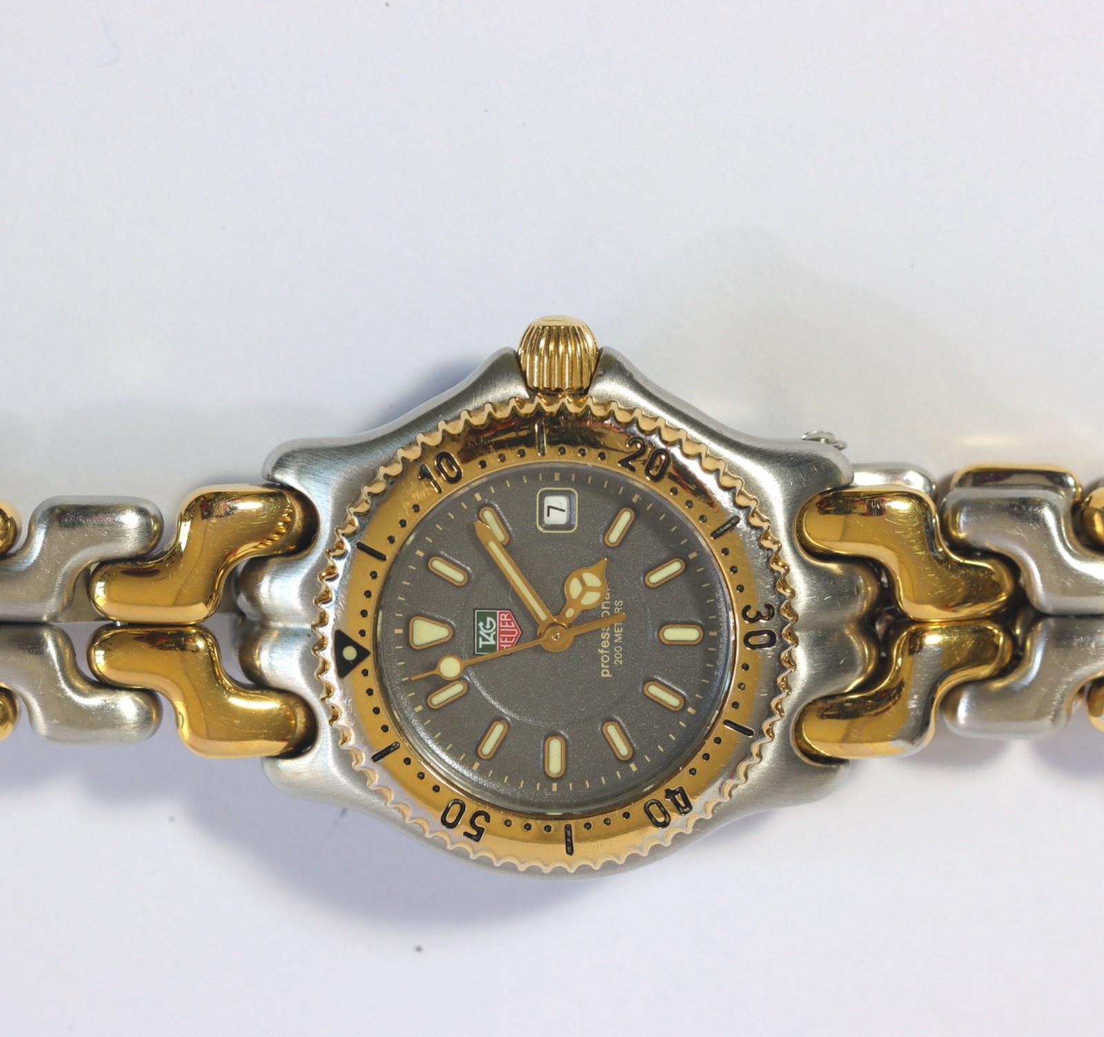 TAG Heuer Carrera WG1320-R0 Quartz Date Gray Dial 28 mm Watch – New Battery