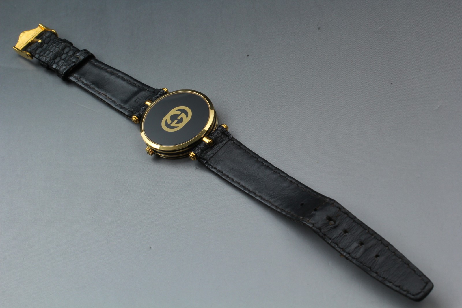 [Near MINT] Vintage GUCCI 2000M 30mm Black Dial Quartz Men’s Watch from JAPAN