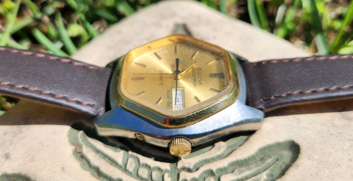 Vtg 1977 Bulova Accutron Quartz Dual-Day RARE Hexagon 35mm Men’s Watch 2423.10!!