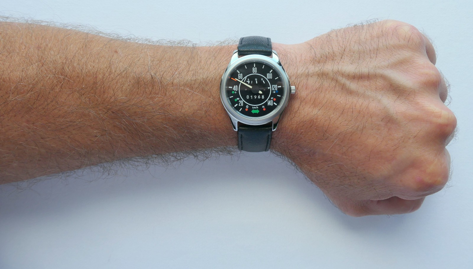 Volkswagen VW 1968 Beetle Bug Kafer Classic Speedometer Car Accessory Watch