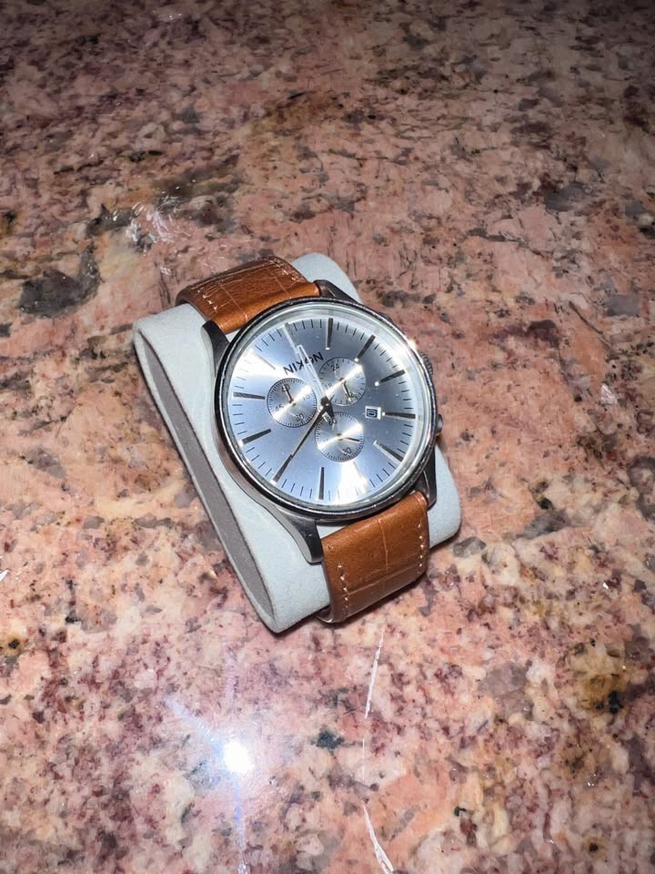 42mm Nixon Chronograph sentry watch