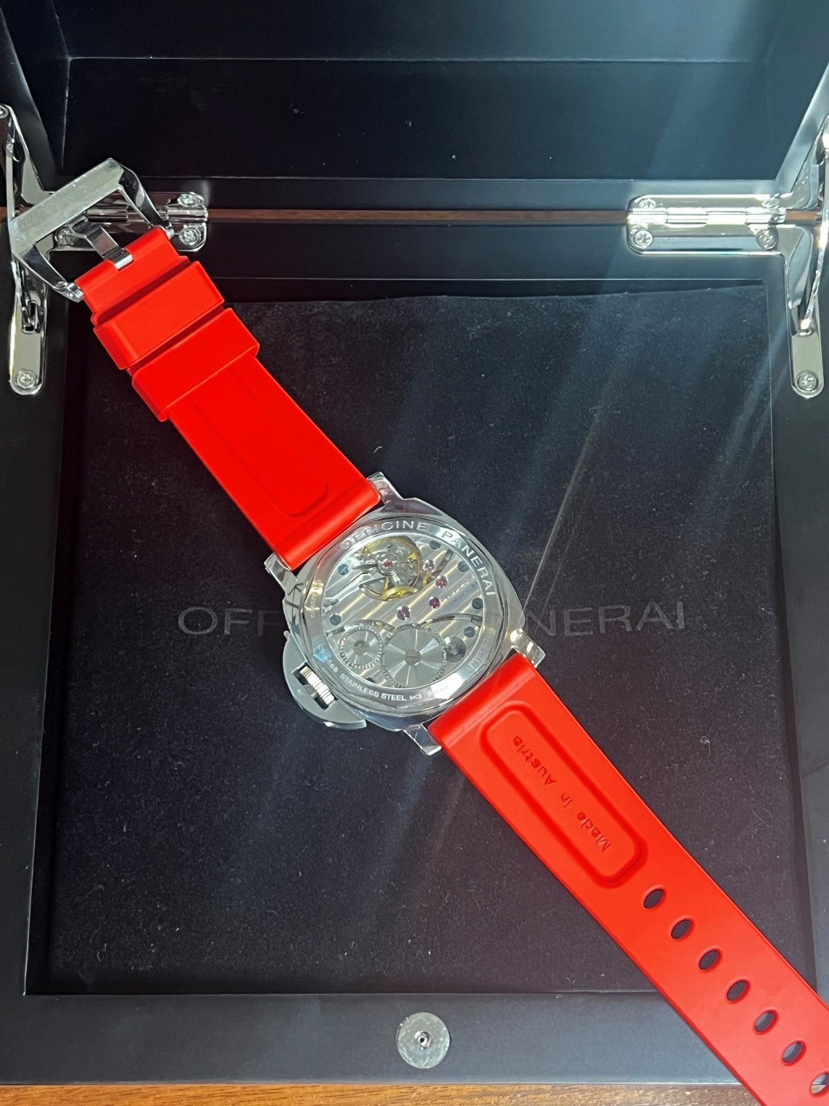Panerai Luminor White Dial Men’s Watch – PAM00114 – Fantastic Watch!