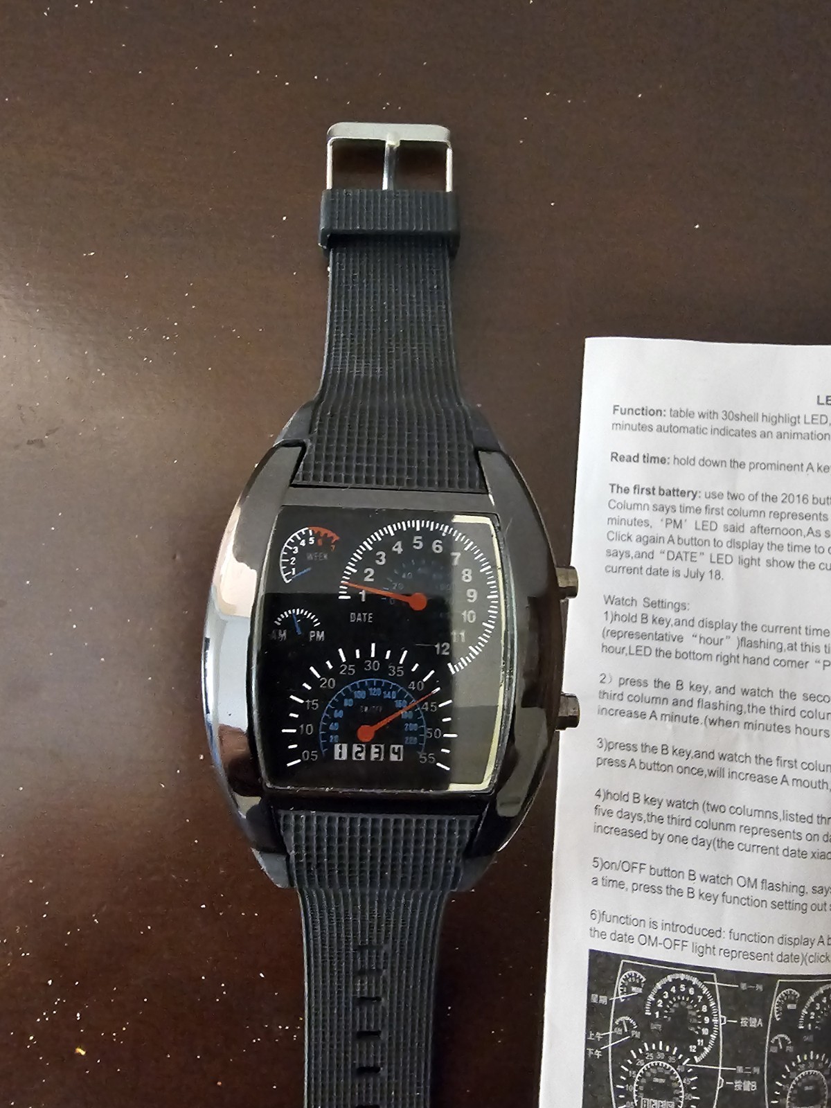 LED Digital Quartz Wristwatch Date Indicator Black Rubber Strap w/ Manual
