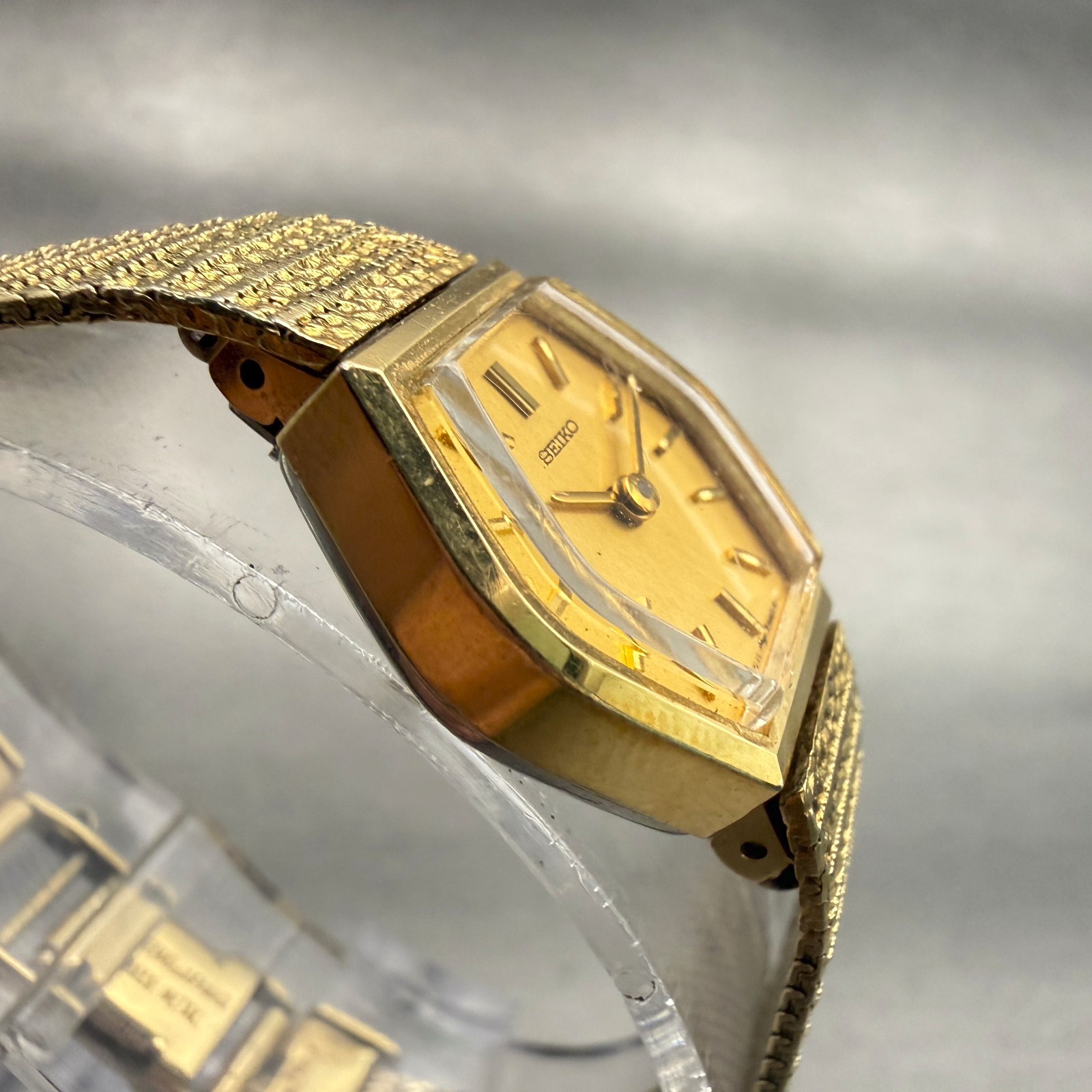 Seiko Watch Women 17mm Gold Dial Gold Tone Hexagon 11-5199 Mechanical Works VTG