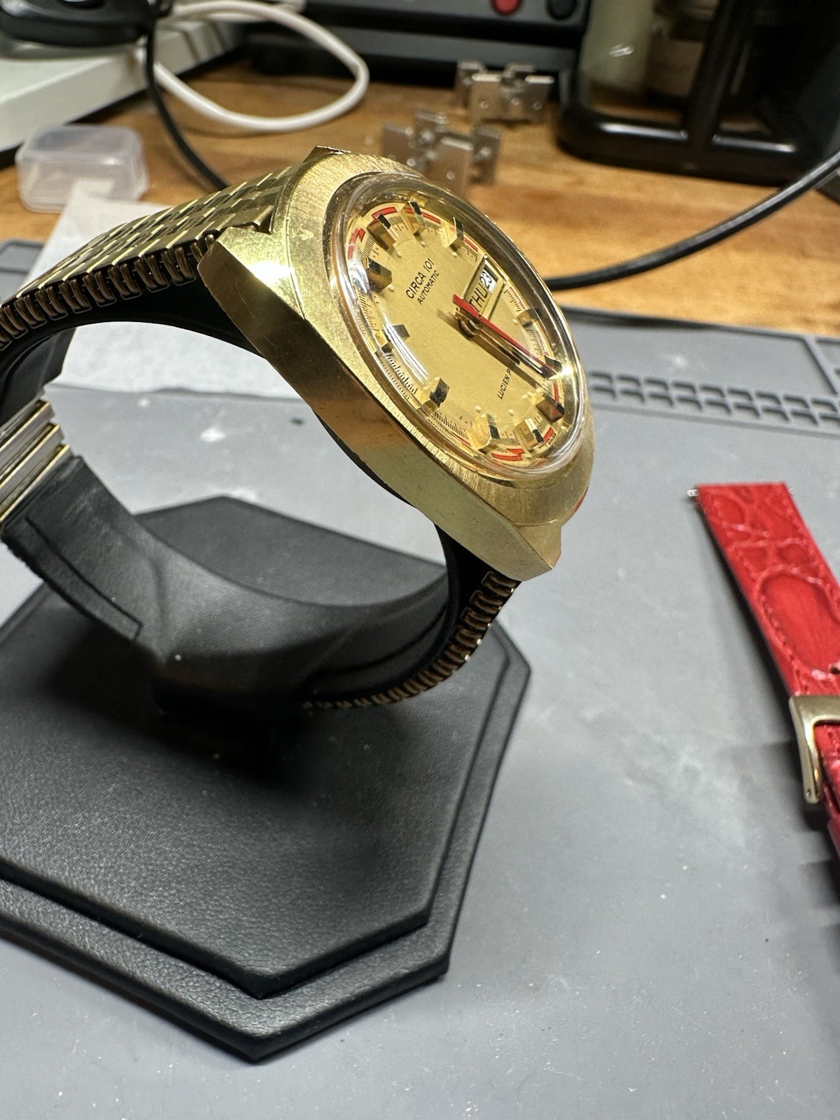 Vintage 32.5mm Gold Lucien Piccard Circa 101, Serviced