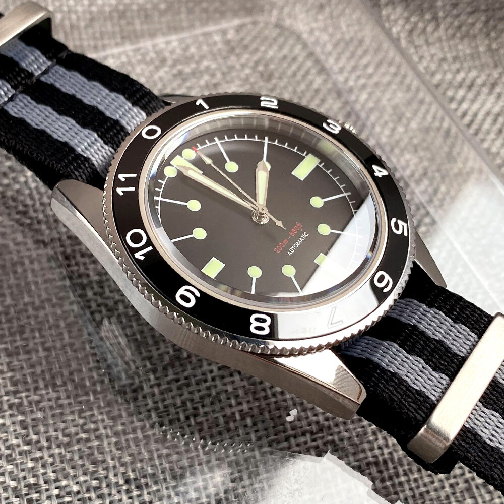 41mm Sapphire Glass Black Sterile Dial Japan NH35A Auto Men Watch Green Luminous