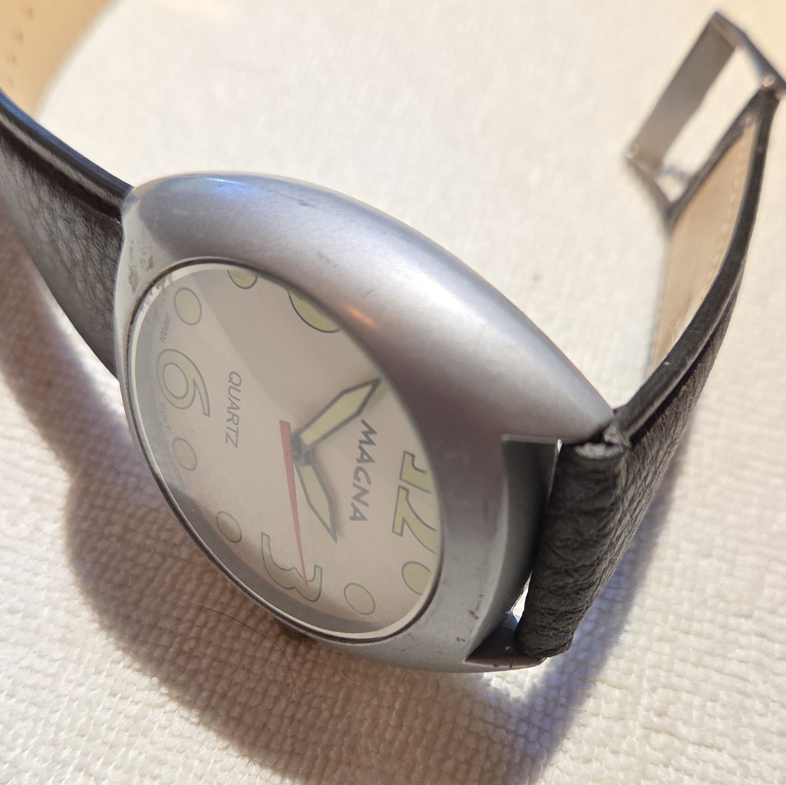 MAGNA Quartz Analog Watch Silver Case White Dial Black Leather Strap