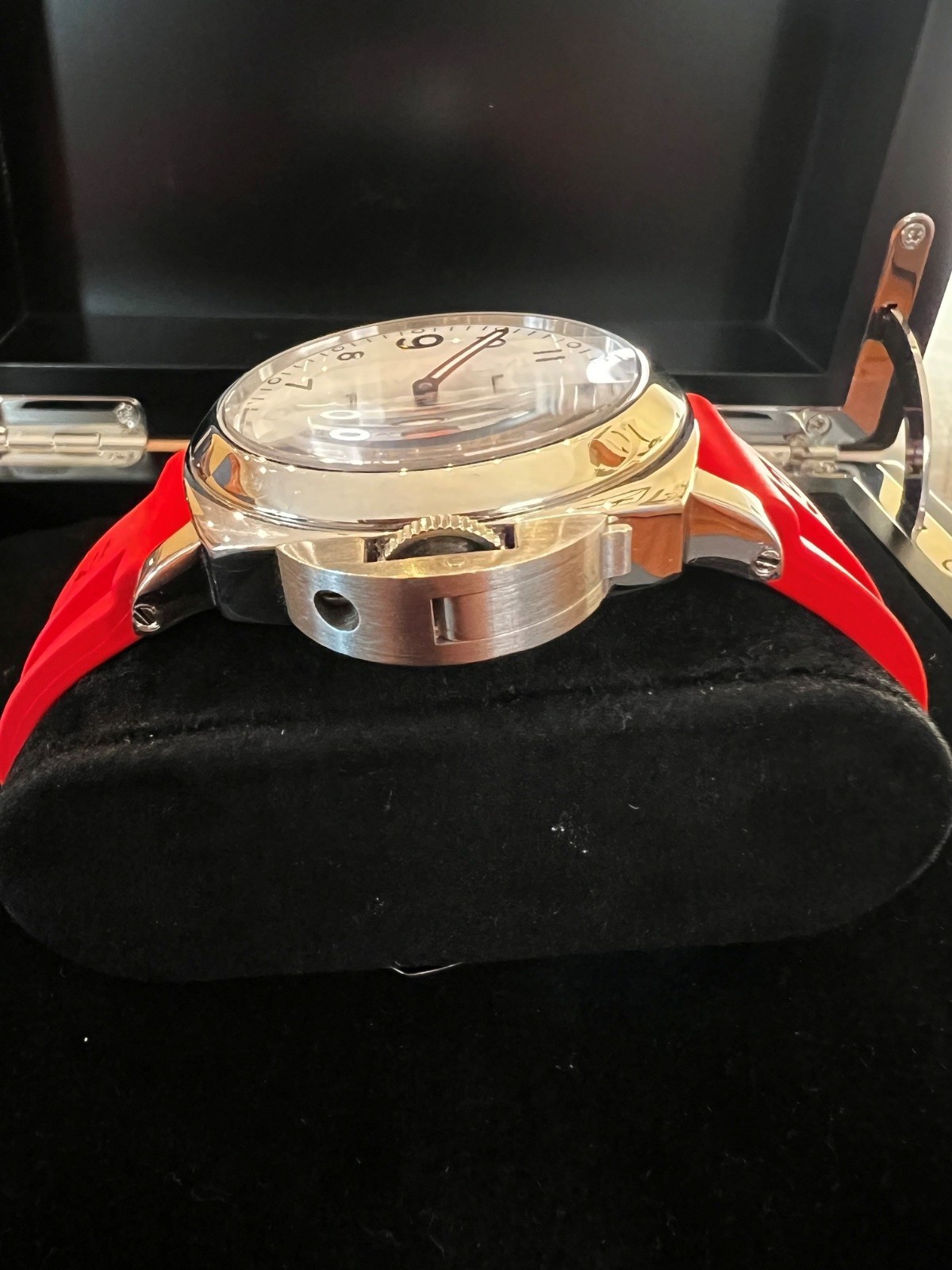 Panerai Luminor White Dial Men’s Watch – PAM00114 – Fantastic Watch!