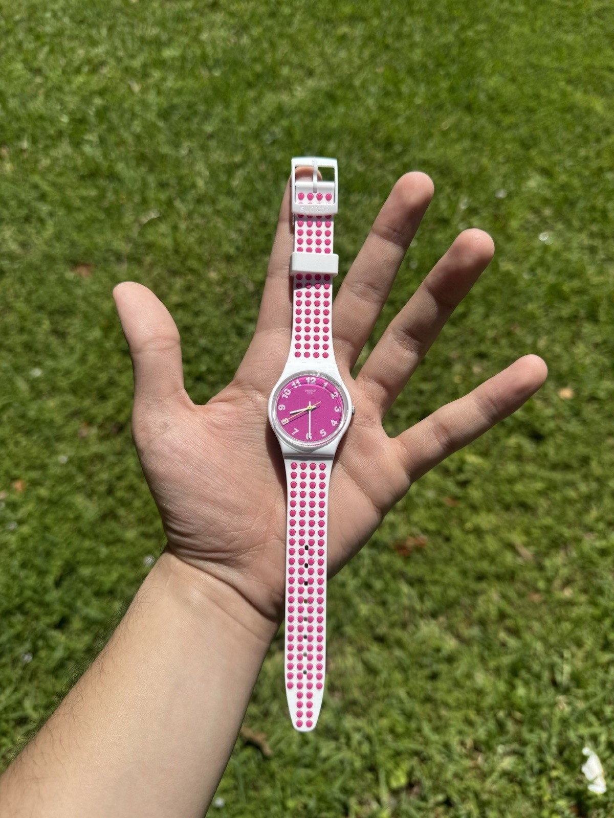 NEW🚨 Swatch PINKDOTS GW190 34mm White Pink Dots Limited Watch