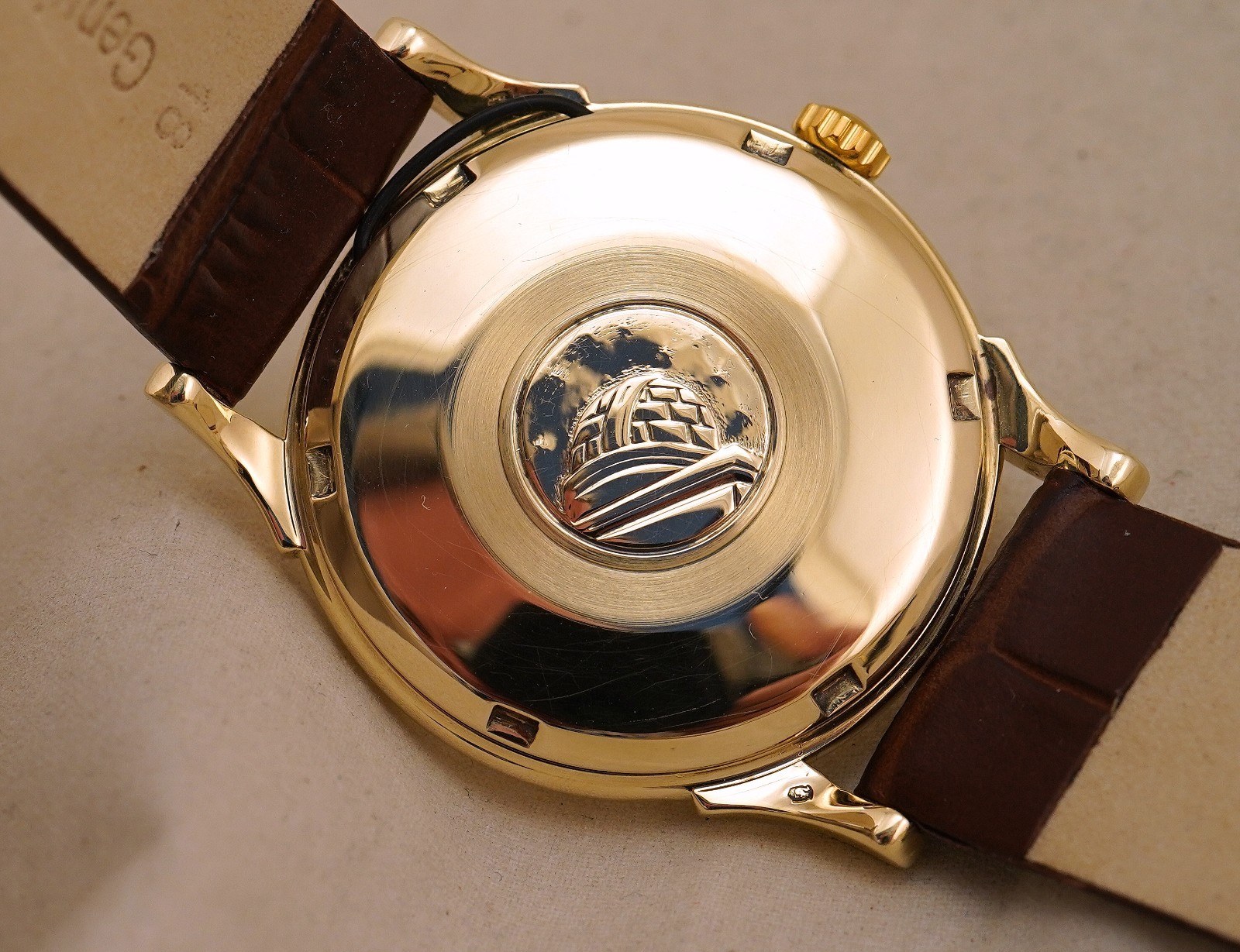 VINTAGE OMEGA CONSTELLATION 14381/2 14K GOLD CHONOMETER PIE-PAN DIAL FANCY LUGS