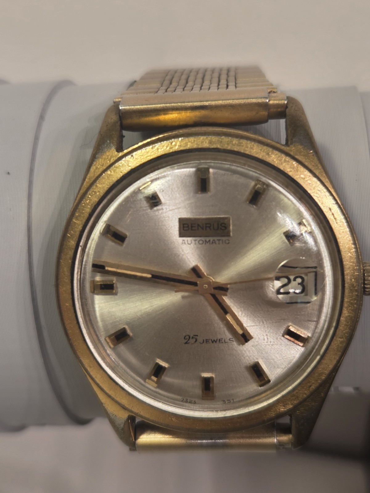 Vintage Benrus 25 Jewel Automatic Swiss Mens Watch Gold Tone Date WR