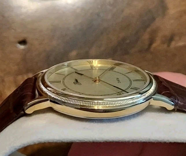 Excellent Vtg Belair 3ATM Gold Tone Mens sapphire crystal Watch w/case new bat