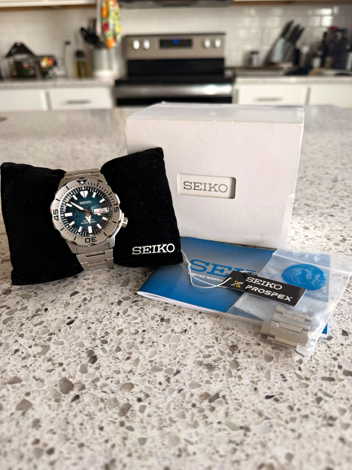 Seiko SRPH75 Automatic Diver 200m Blue Dial Stainless Steel Bracelet Box Papers