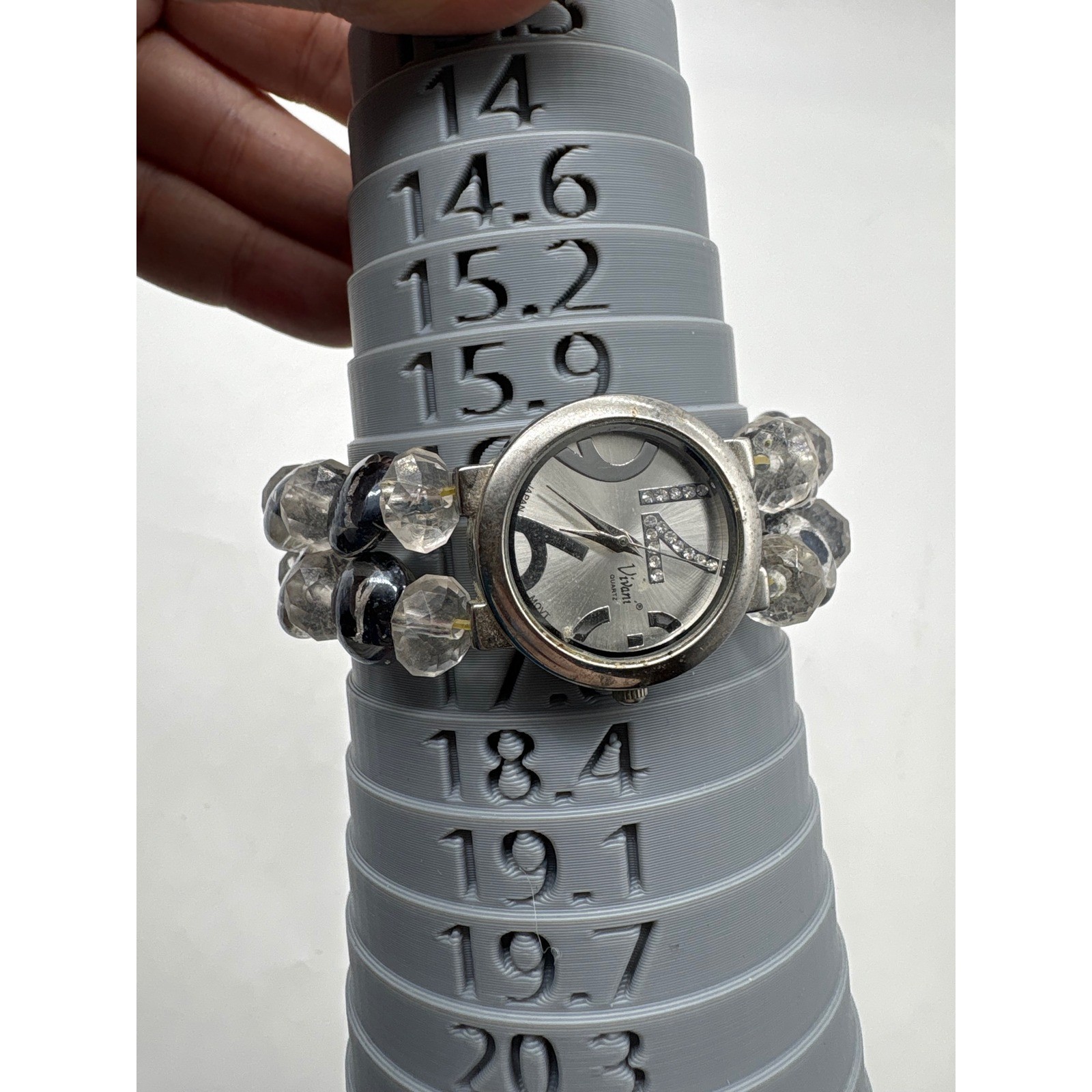 Vivani Womens Beaded Stretch Silver Tone Bracelet Watch Japan Movt J479